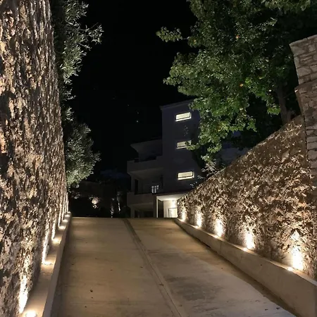 Le Stelle Appartments Maison d'hôtes Gjilek