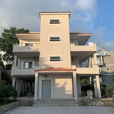 Le Stelle Appartments * Gjilek
